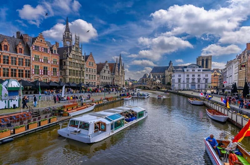 Brussels: Bruges & Ghent Tour with Cruise & Chocolate Visit - Bruges first, with cobbles, canals, and a famous Markt