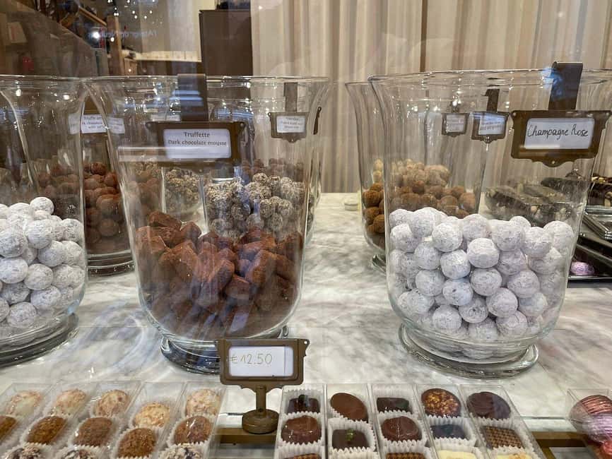 Brussels: Chocolate Appreciation and Tasting Walking Tour - What the guides add to the experience