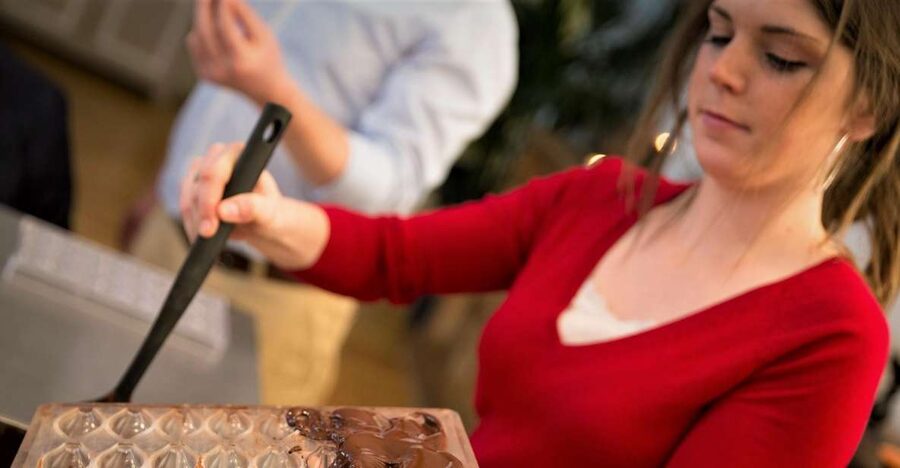 Brussels: Chocolate Workshop and Guided Walking Tour - Ten tastings, from orange blossom to Madagascar cacao