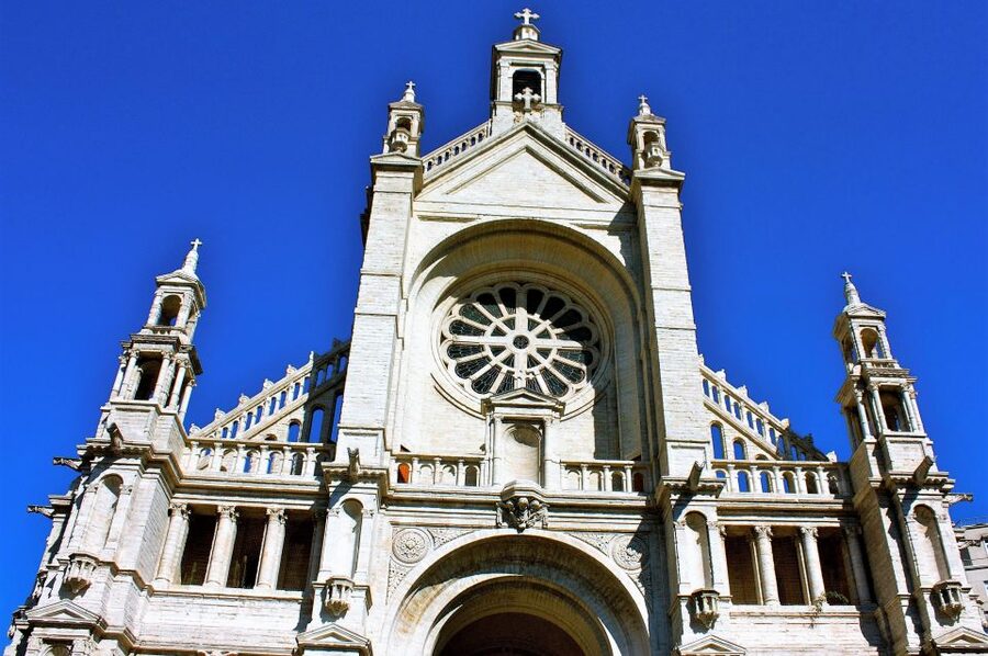 Brussels: Chocolate Workshop and Guided Walking Tour - Grand Place, Manneken Pis, Fishmarket, and Saint Géry