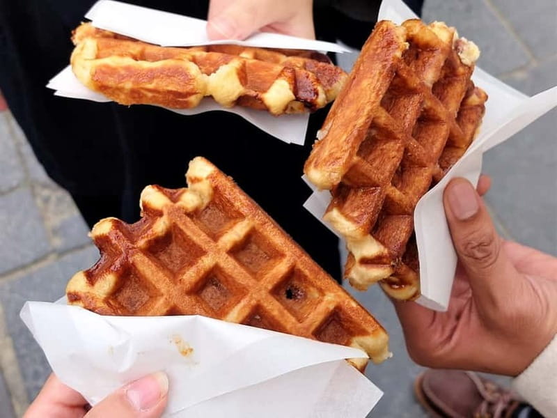 Brussels: City Center Guided Food Tour with Tastings - Guides who add more than directions