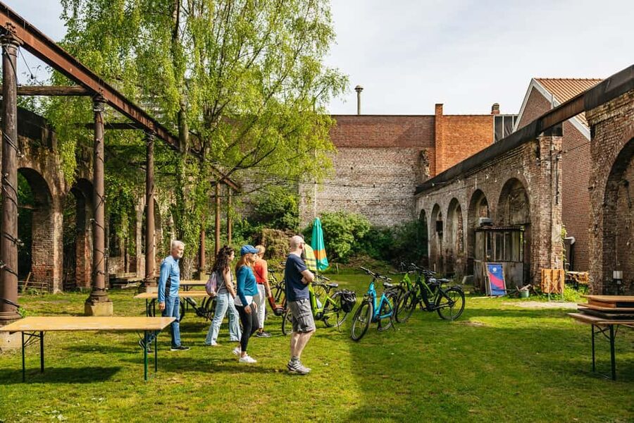Brussels: City Highlights and Hidden Gems Bike Tour - Why a bicycle makes sense in Brussels