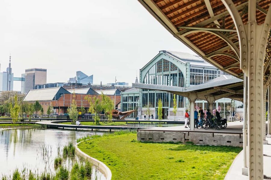 Brussels: City Highlights and Hidden Gems Bike Tour - Major sights without the usual sightseeing routine