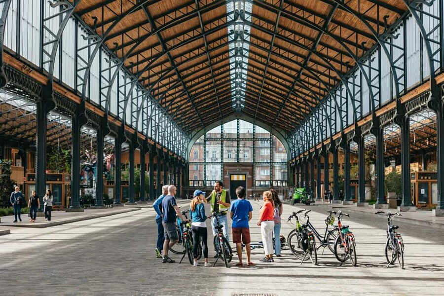 Brussels: City Highlights and Hidden Gems Bike Tour - What $40 gets you