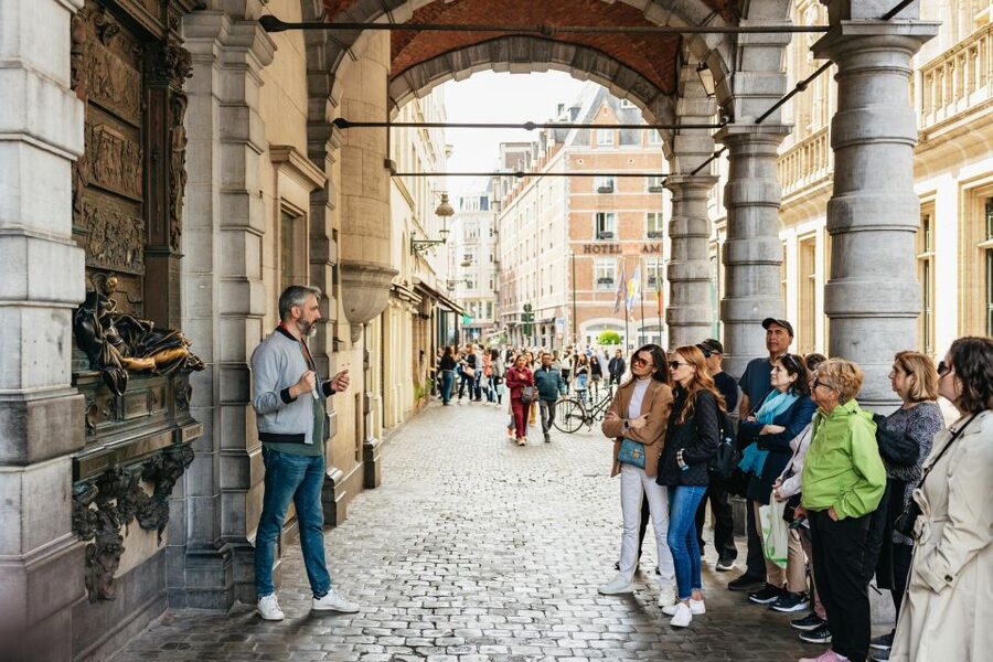 Brussels: City Highlights Walking and Tasting Tour - The Royal Saint-Hubert Galleries and a first taste