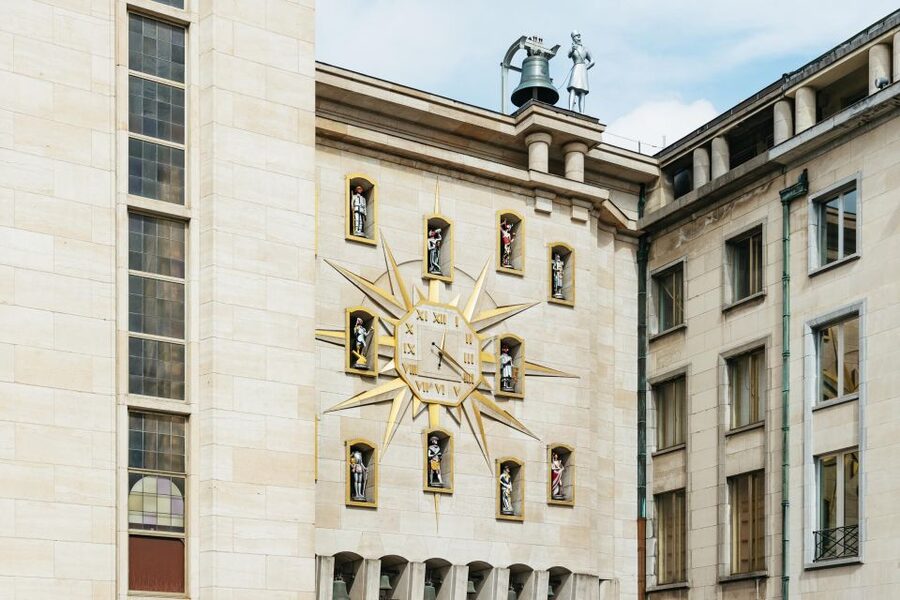 Brussels: City Highlights Walking and Tasting Tour - Four beers at a local Brussels bar