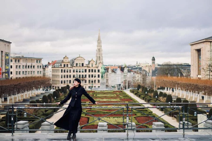 Brussels City Photoshoot With a Professional Photographer - The Galleries royales Saint Hubert for elegant indoor-style portraits