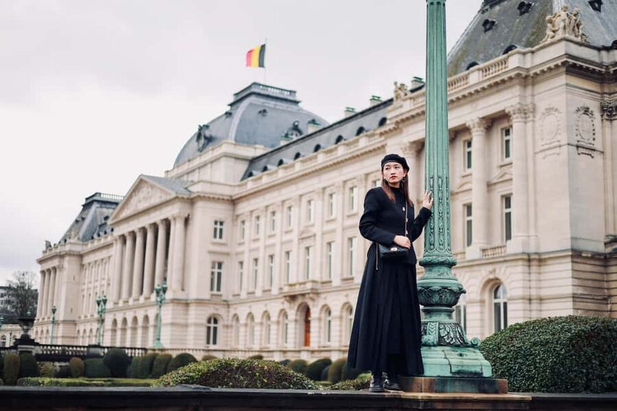Brussels City Photoshoot With a Professional Photographer - Meeting at Grand Place with the city already in frame