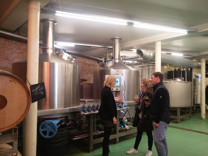 Brussels: Discover Belgium's Breweries with a Local - The beer game and the final fresh pour
