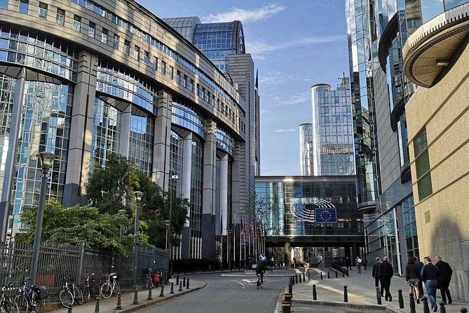 Brussels’ European Quarter And The Atomium - Cinquantenaire Park adds space and scale