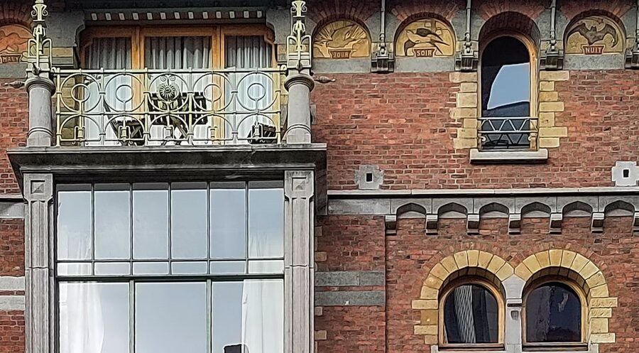 Brussels: Fall and Rise of Art-Nouveau Guided Tour - Is $17 a fair price for 150 minutes?