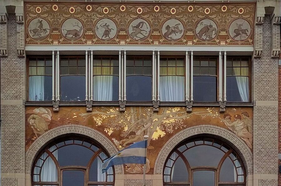Brussels: Fall and Rise of Art-Nouveau Guided Tour - Meeting at Horta Metro station