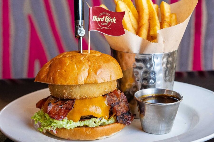 Brussels: Hard Rock Cafe with Set Menu for Lunch or Dinner - Eating beside Brussels’ most famous square