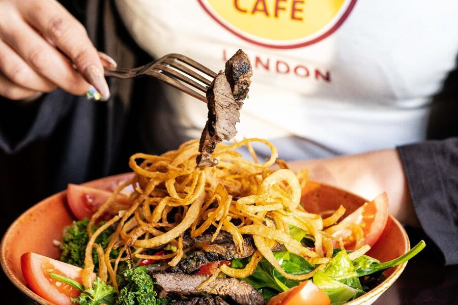 Brussels: Hard Rock Cafe with Set Menu for Lunch or Dinner - Service, pace, and atmosphere