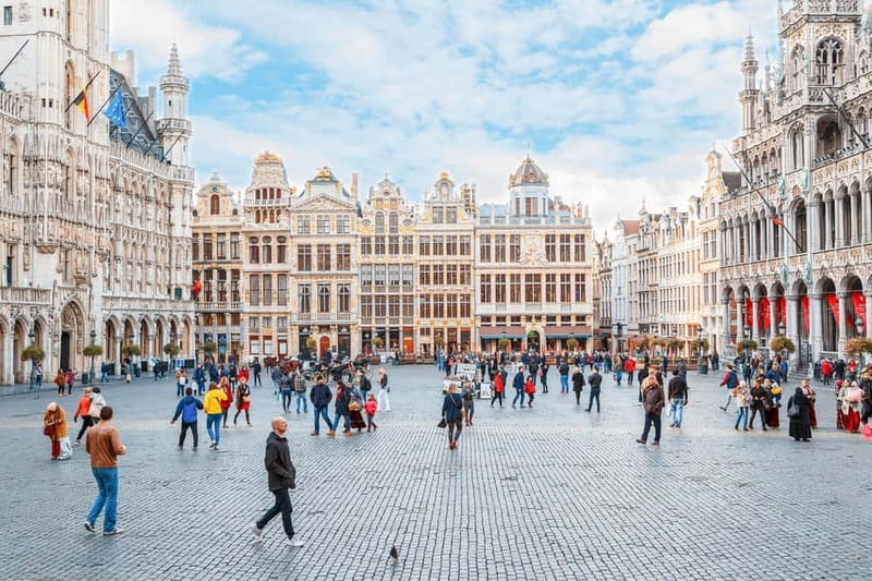 Brussels: Highlights and Hidden Corners Private Guided Walk - Grand Place, the essential Brussels view
