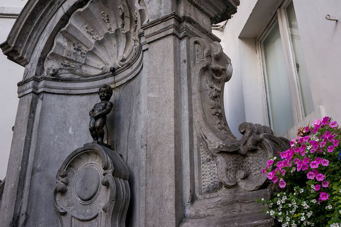 Brussels Highlights Self guided scavenger hunt and Walking Tour - Manneken Pis and Brussels humor