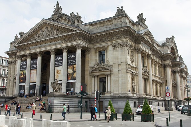 Brussels Highlights Self guided scavenger hunt and Walking Tour - Royal Palace and the first clues