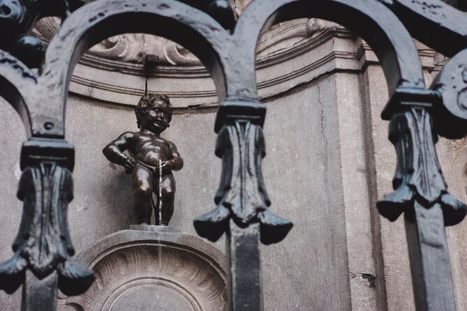 Brussels Highlights Walking and Bus Tour w/ Waffle - How the multilingual guiding works