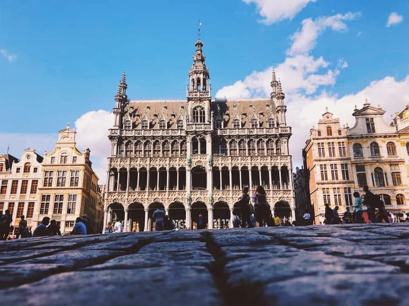 Brussels Highlights: Walking & Bus Tour with Waffle Tasting - Grand Place: the tour’s strongest opening
