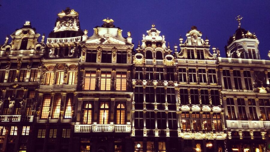 Brussels: Hungry Mary's Famous Beer and Chocolate Tour - Five beers across local bars