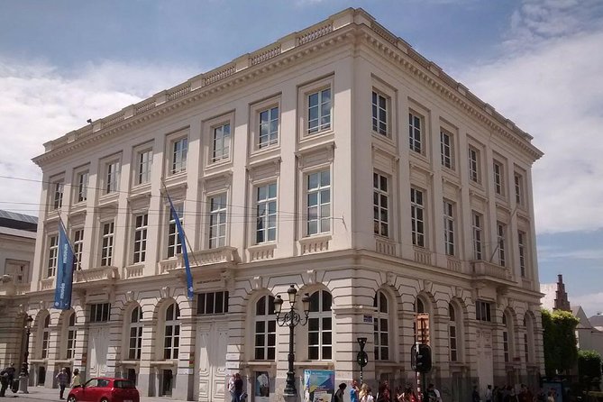 Brussels Politics Tour: Private & Personalized with a Local Guide - Cinquantenaire, arches, and national pride
