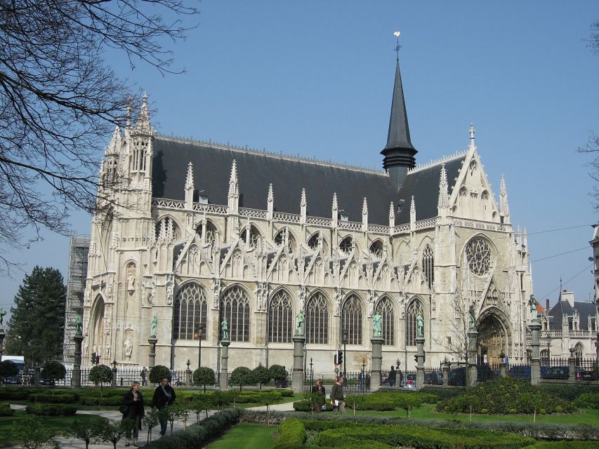 Brussels: Private 3-Hour Sightseeing Walking Tour - Saint Hubertus galleries and the Manneken Pis detour