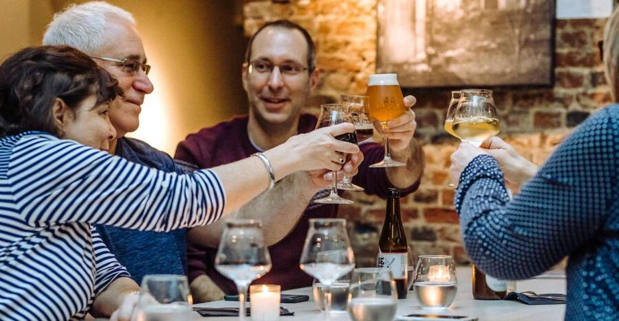 Brussels: Private Beers, Bars, and Live Music Tour by Night - Why a private night tour works well in Brussels