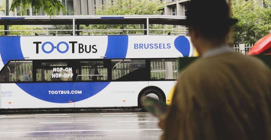 Brussels: Sightseeing Sunset Bus Tour - Brussels at dusk, from Ixelles to the Royal Palace
