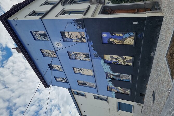Brussels through its comics murals - Seeing the murals with Cedric’s comic-book backpack