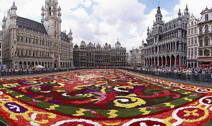 Brussels Walking and Tasting Tour (Beers,Chocolates&Fries/Waffle) - Key points at a glance