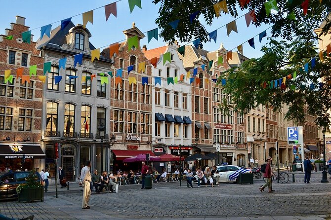 Brussels Walking Tour: Explore Top Sights & Hidden Gems - Saint-Hubert galleries: glass, chocolate, and old Brussels