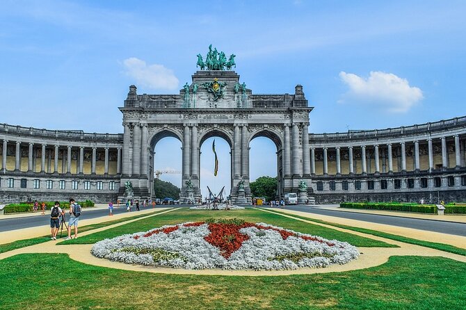 Brussels Walking Tour: Explore Top Sights & Hidden Gems - tSerclaes Monument: a small statue with a local ritual