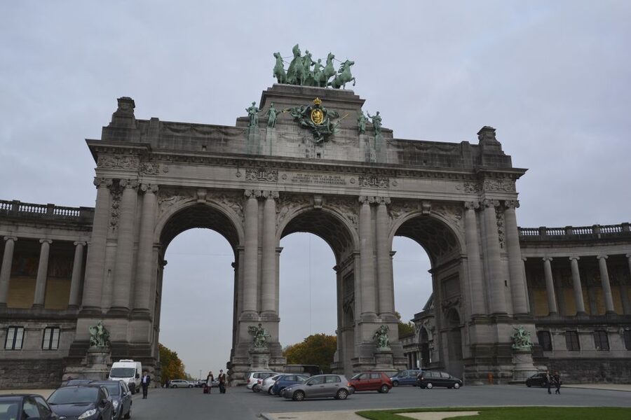 Brussels: Walking Tour from Central Station to Manneken Pis - Manneken Pis, a tiny figure with a large reputation