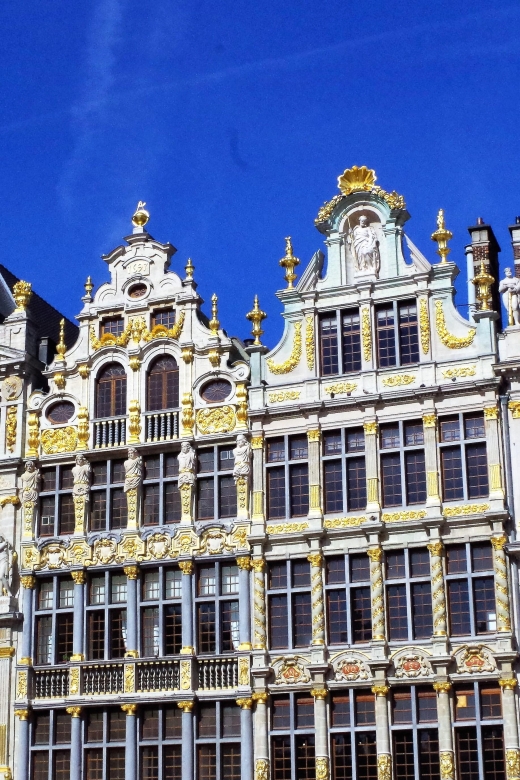 Brussels: Walking Tour with Belgian Lunch, Chocolate, & Beer - A Brussels waffle inside the Royal Galleries