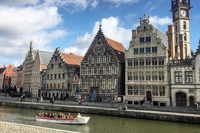 Discover authentic Ghent with historian & taste the best chocolate - Medieval streets at Hoogpoort and the Town Hall