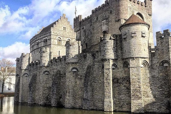 Discover authentic Ghent with historian & taste the best chocolate - The Stadshal and the contested modern building