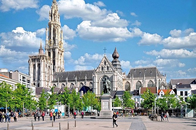 e-Scavenger hunt Antwerp: Explore the city at your own pace - A flexible way to see central Antwerp