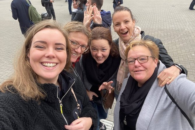 e-Scavenger hunt Bruges: Explore the city at your own pace - Churches, hospital art, and Minnewater