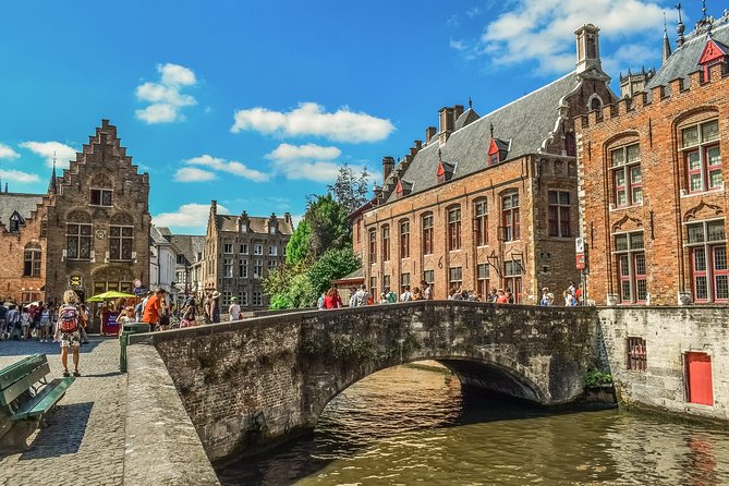 e-Scavenger hunt Bruges: Explore the city at your own pace - Markt, the Belfort, and the heart of old Bruges