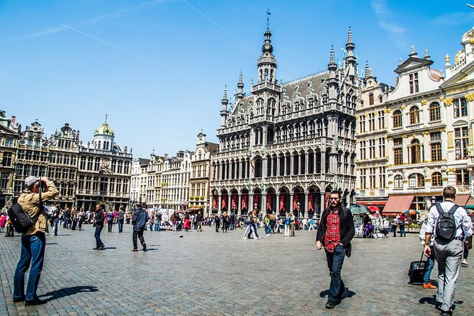 e-Scavenger hunt Brussels: Explore the city at your own pace - The Galeries Royales Saint-Hubert and the Ilot Sacré
