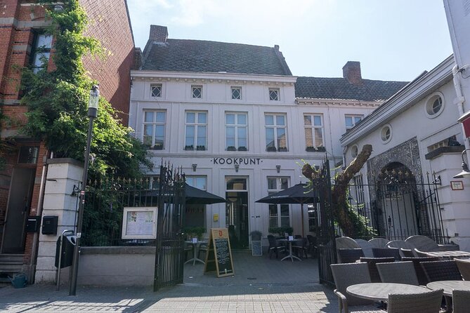 e-Scavenger hunt Hasselt: Explore the city at your own pace - The Japanese Garden and Herkenrode