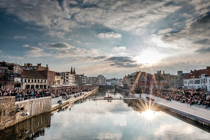 e-Scavenger hunt Kortrijk: Explore the city at your own pace - Churches that reveal different sides of the city
