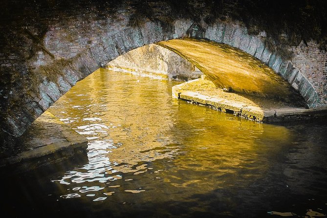 "Edges of Brugge" Photo Tour - 2hr open city tour & workshop - Starting at Burg Square