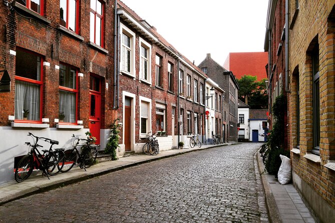 Explore the Instaworthy Spots of Bruges with a Local - Starting at Oostmeers and finding the city’s quieter side