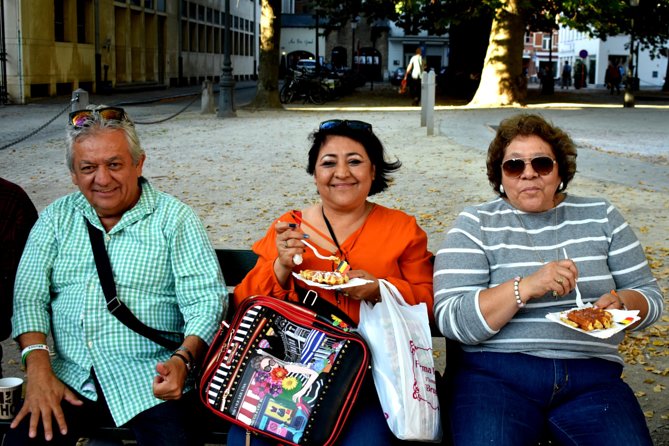 Food tasting & Historical walk - Markt, churches, mansions, and the old hospital