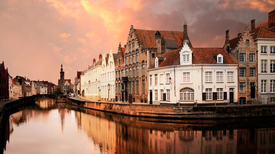 From Amsterdam: Bruges Day Trip in English with Boat Option - Who will enjoy this Bruges day trip