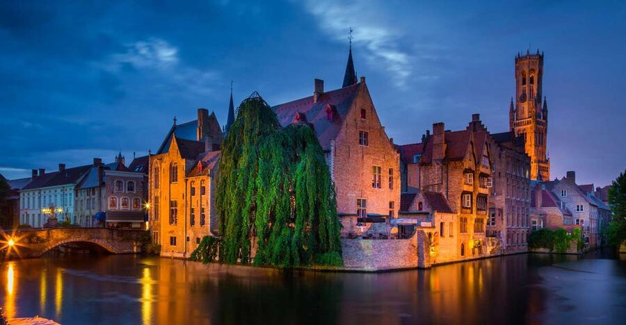 From Amsterdam: Bruges Day Trip in English with Boat Option - Why Bruges works as a day trip from Amsterdam