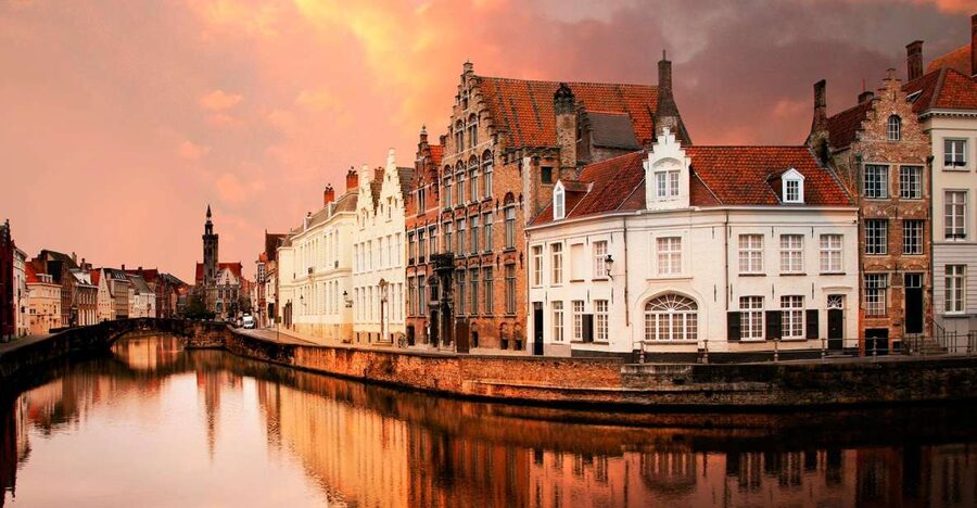 From Amsterdam: Bruges Day Trip in Spanish with Boat Option - Key points at a glance