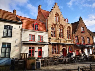 Bruges Day Trip in Spanish with Boat Option