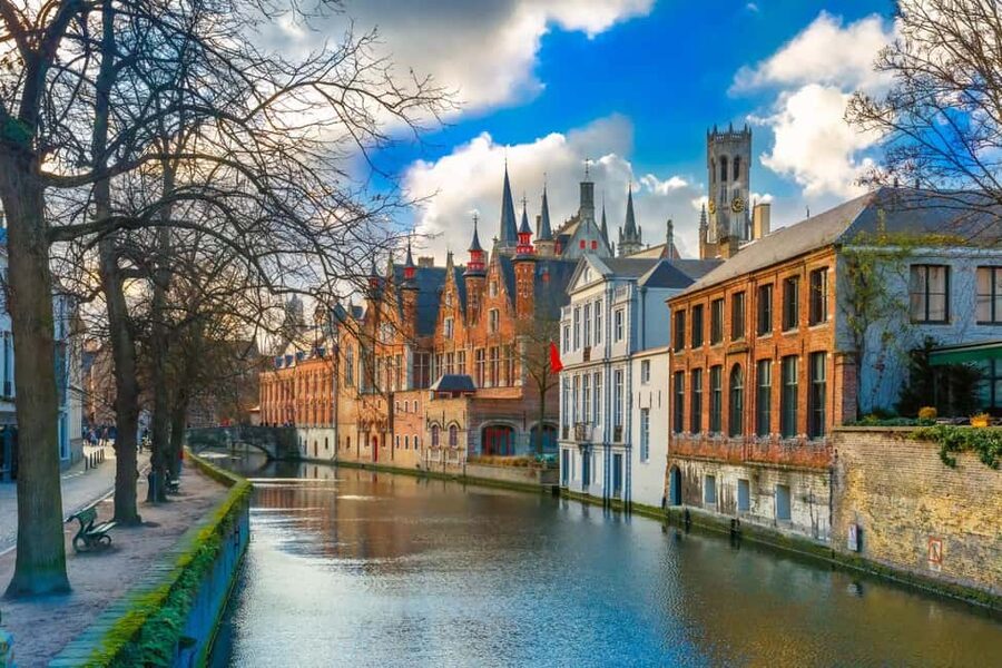 From Amsterdam: Bruges Full-Day Tour - Free time for chocolate, waffles, and Belgian lunch